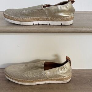 Women’s  Slip-On Espadrille in Metallic Gold